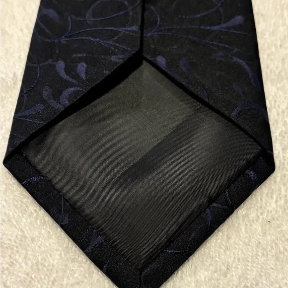 Brand New Stylish Tie By ALFANI - Picture 3 of 4